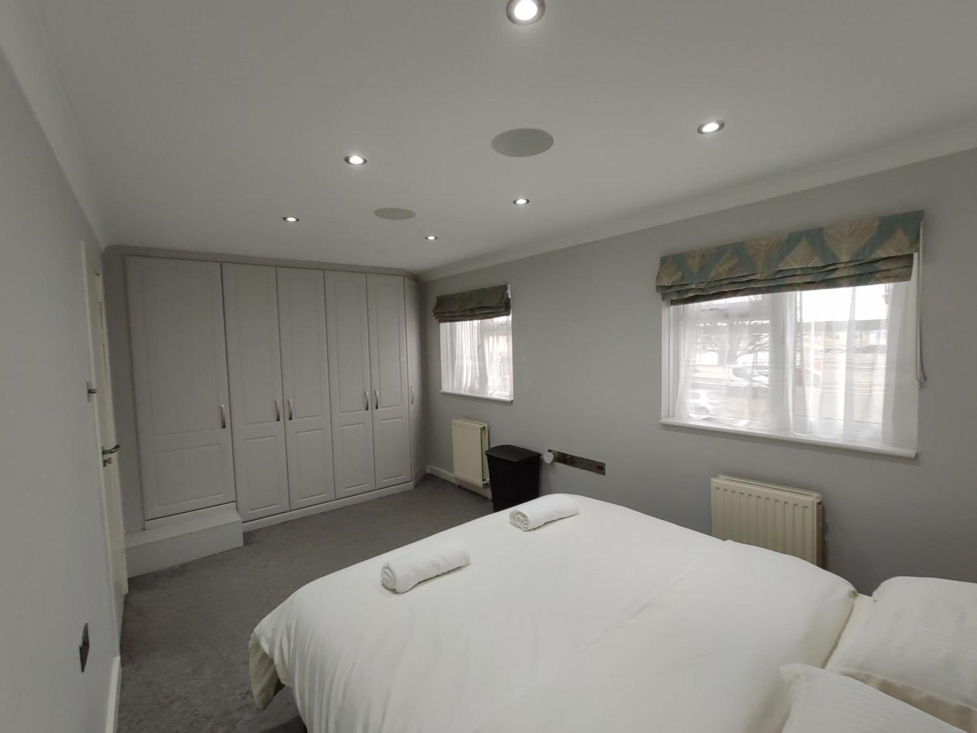 Elegant 3-Bedroom Home, Sleeps Up To 5 Guest. South Ockendon Экстерьер фото