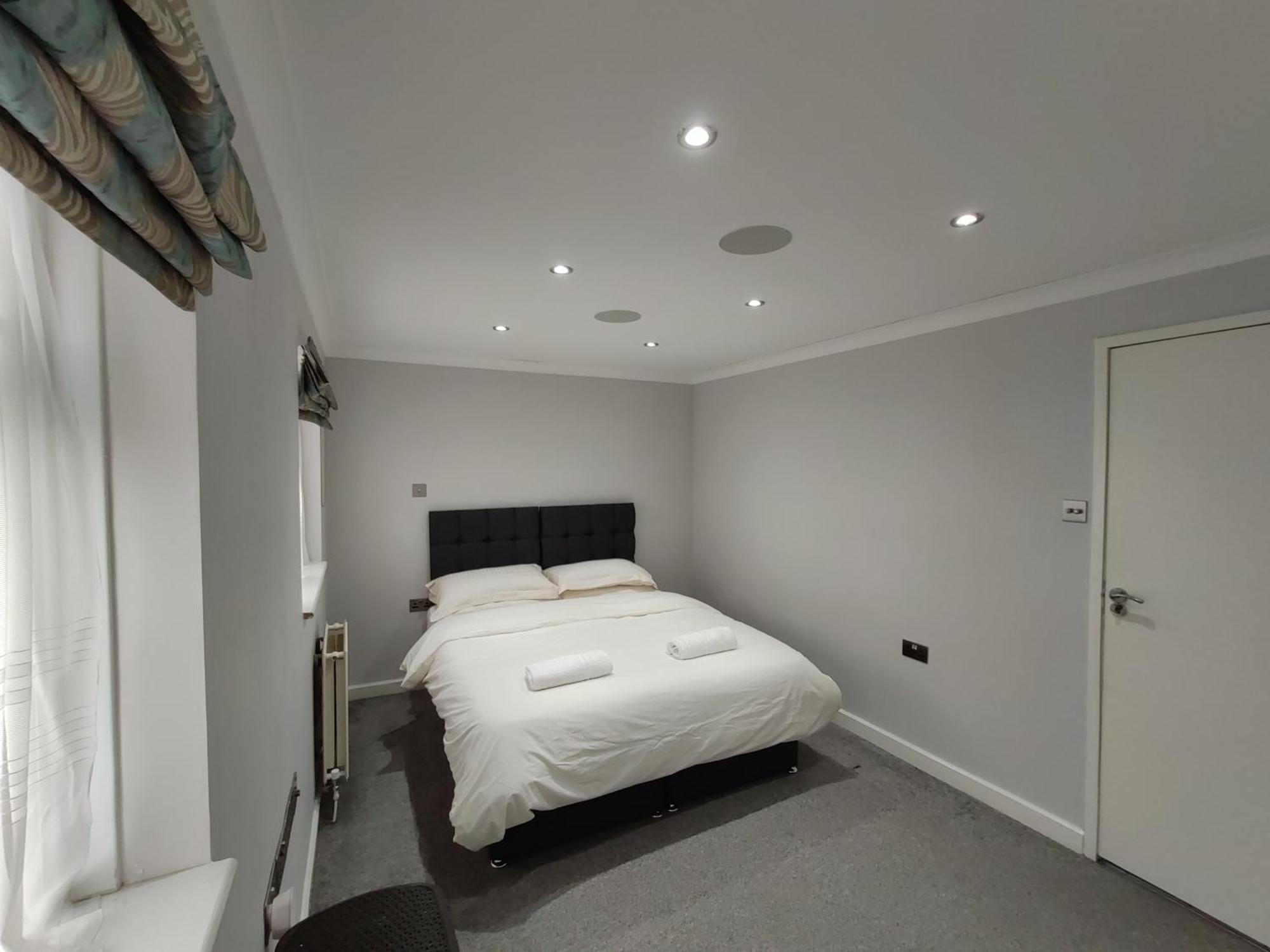 Elegant 3-Bedroom Home, Sleeps Up To 5 Guest. South Ockendon Экстерьер фото