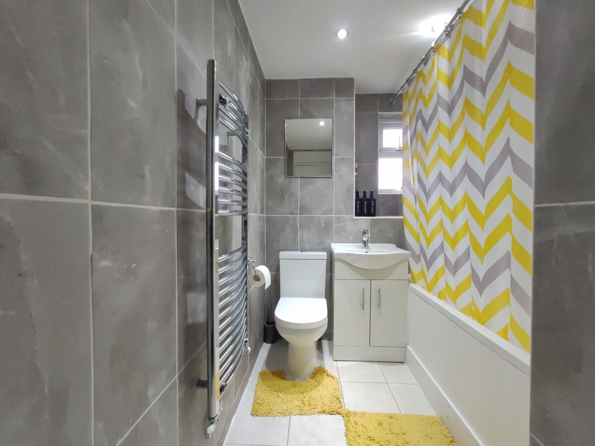 Elegant 3-Bedroom Home, Sleeps Up To 5 Guest. South Ockendon Экстерьер фото